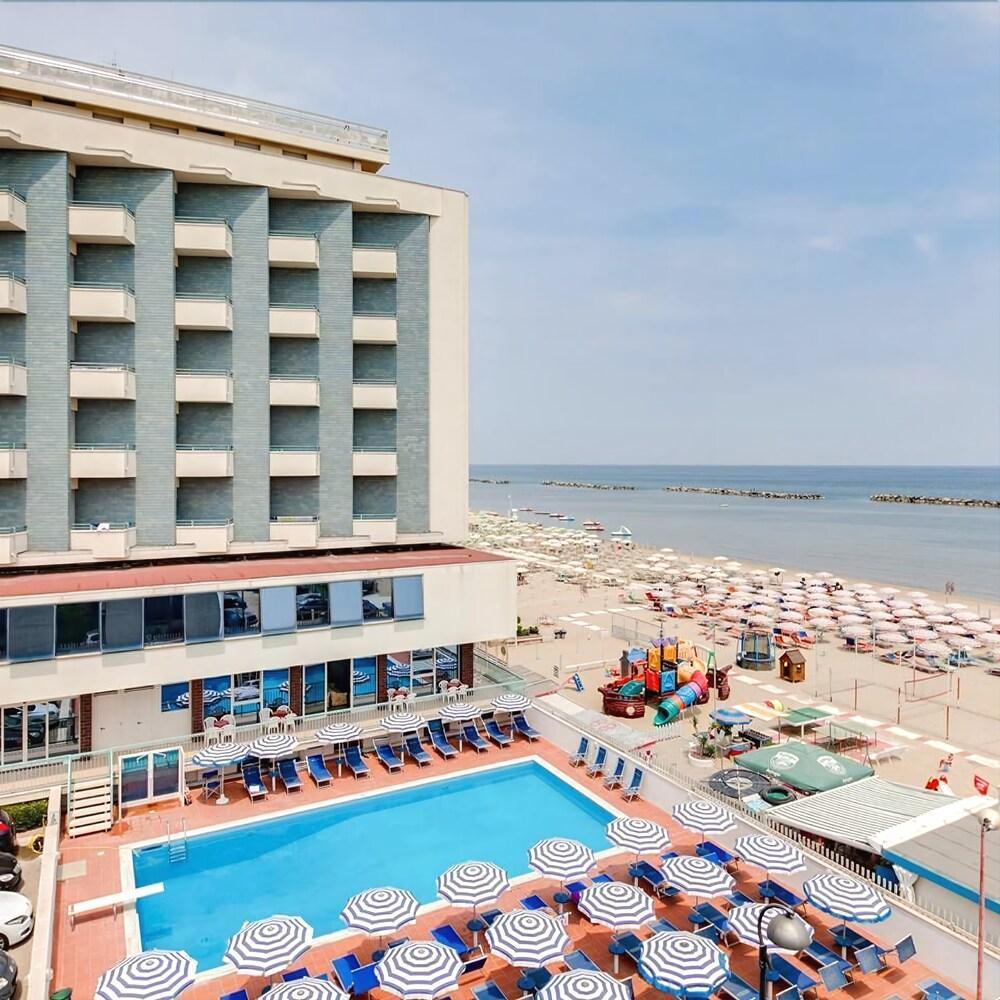 Hotel Majestic Bellaria-Igea Marina Luaran gambar